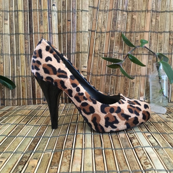 NEW Leopard print pumps 🐾 - Picture 5 of 11